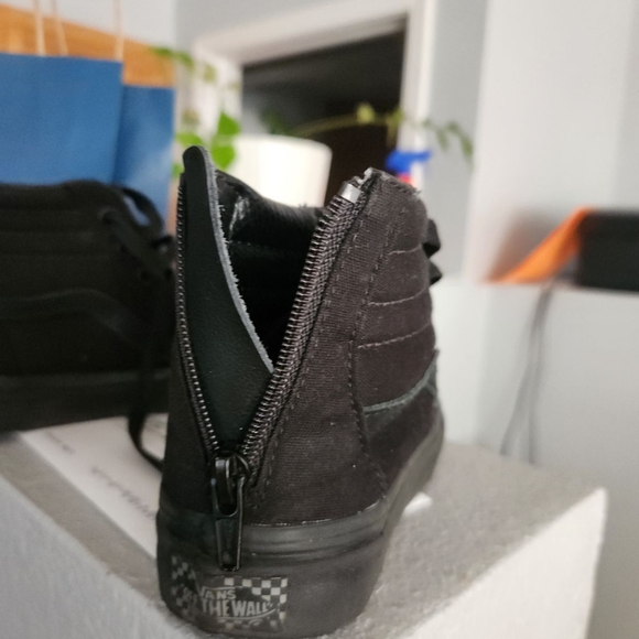 Black high top Vans - Picture 2 of 2